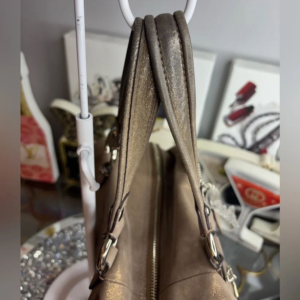 Coach 2010 Poppy “Lucky Penny” satchel GUC - Picture 9 of 15